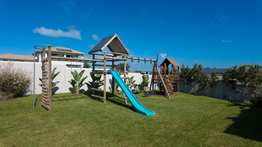 6 Bedroom Property for Sale in Whale Rock Heights Western Cape